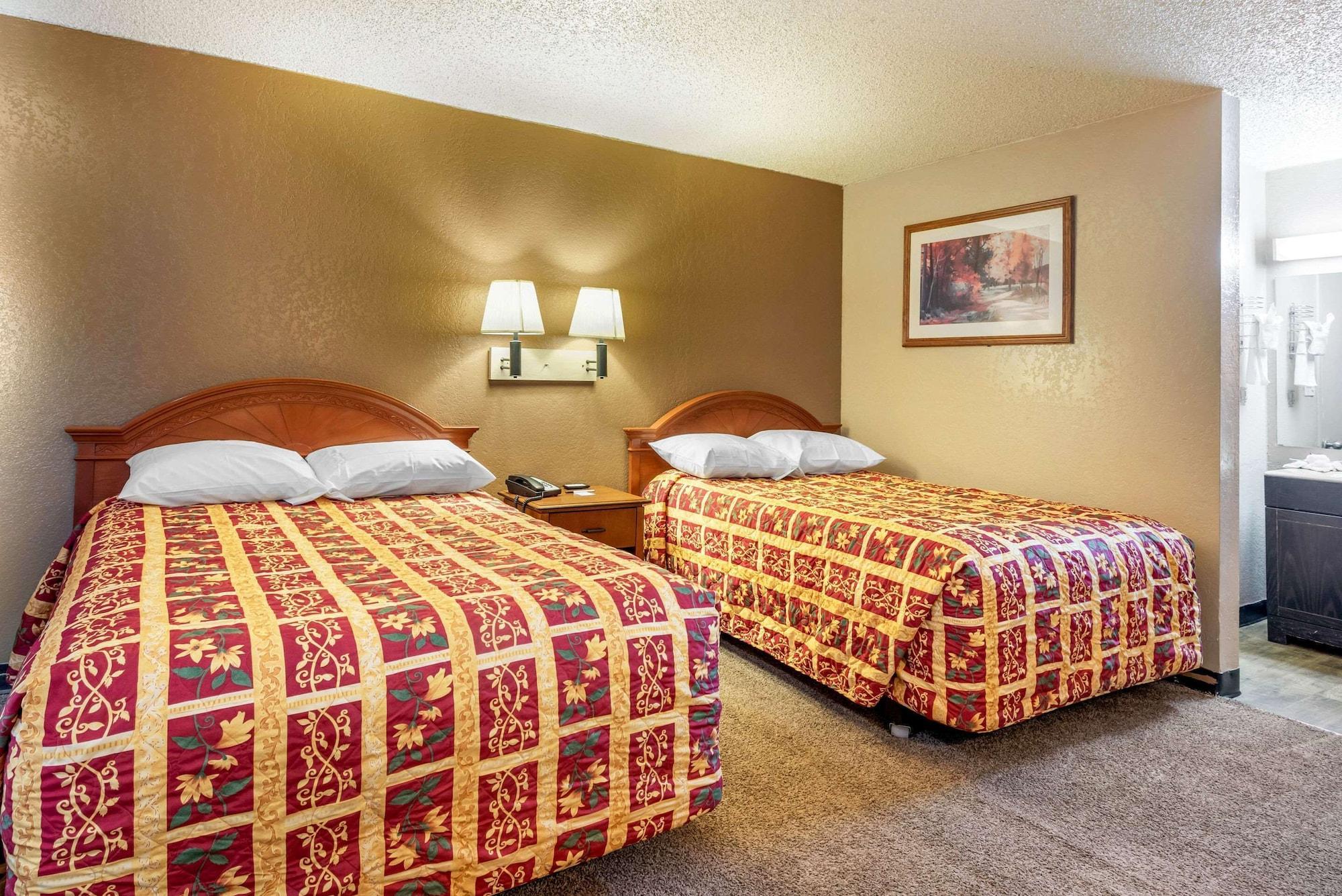 Rodeway Inn Пуэбло Экстерьер фото