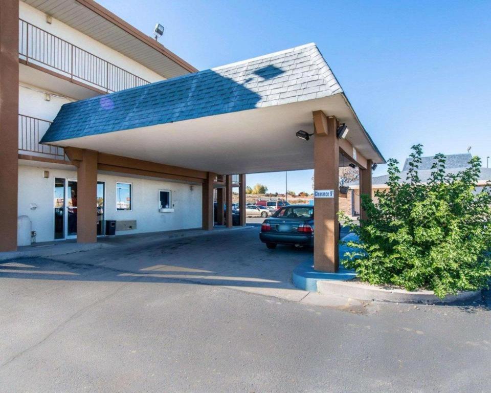 Rodeway Inn Пуэбло Экстерьер фото