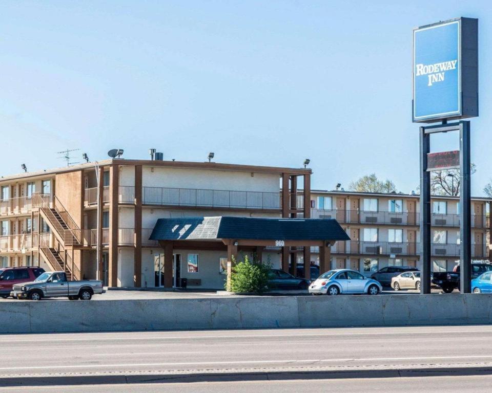 Rodeway Inn Пуэбло Экстерьер фото