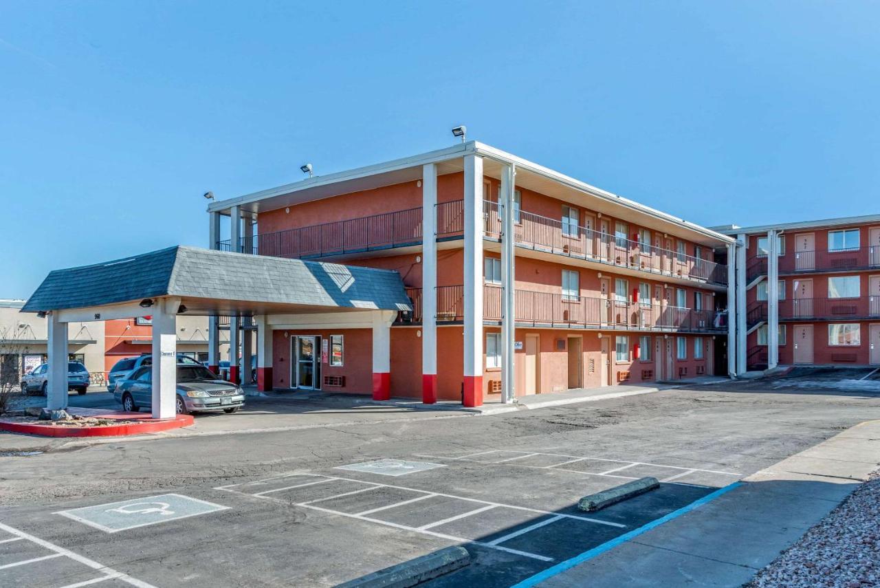 Rodeway Inn Пуэбло Экстерьер фото